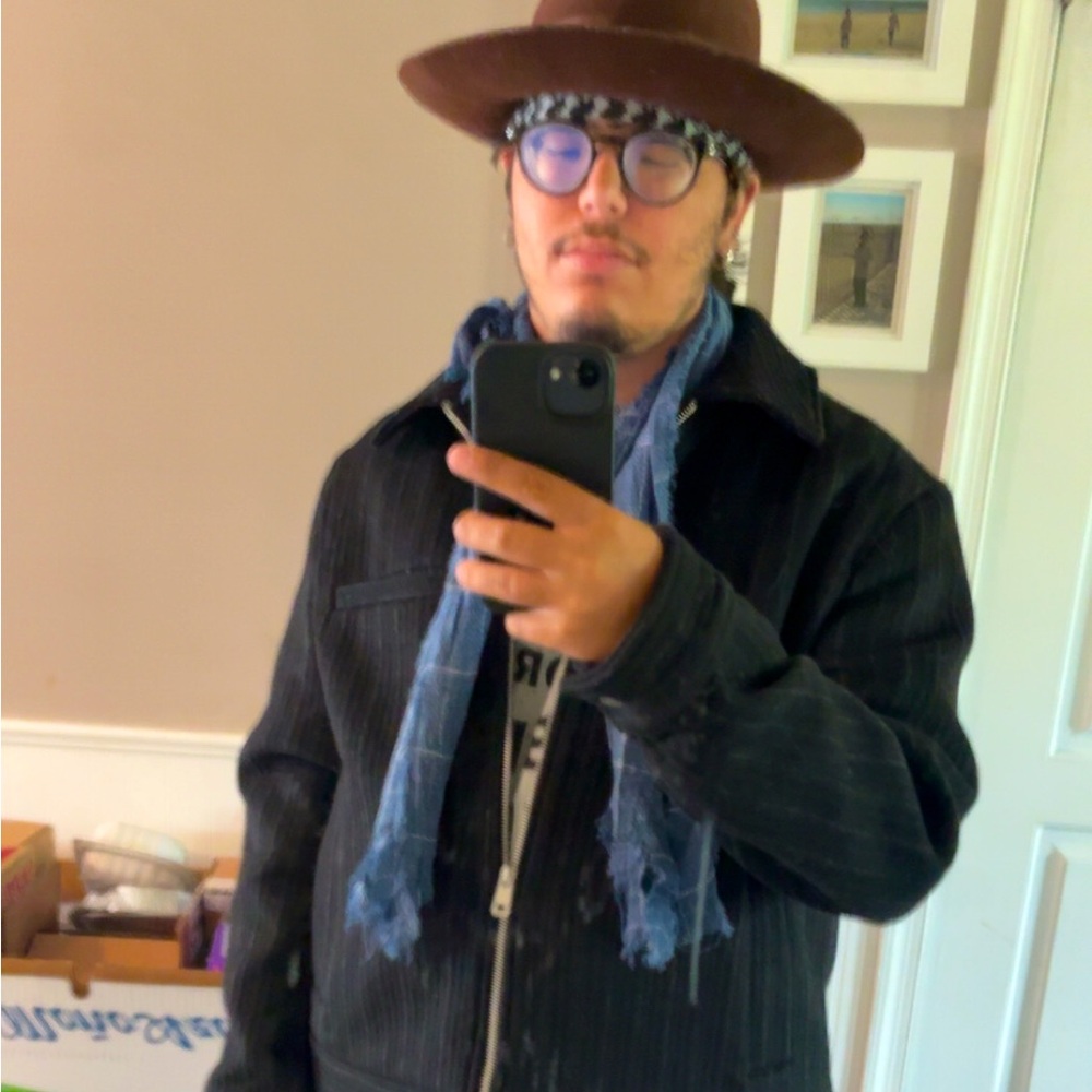 Meet your Posher, Johnny